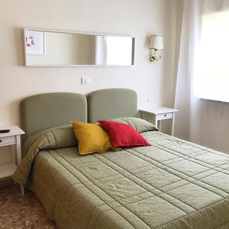 Villa Del Sole แตร์ราชินา ภายนอก รูปภาพ
