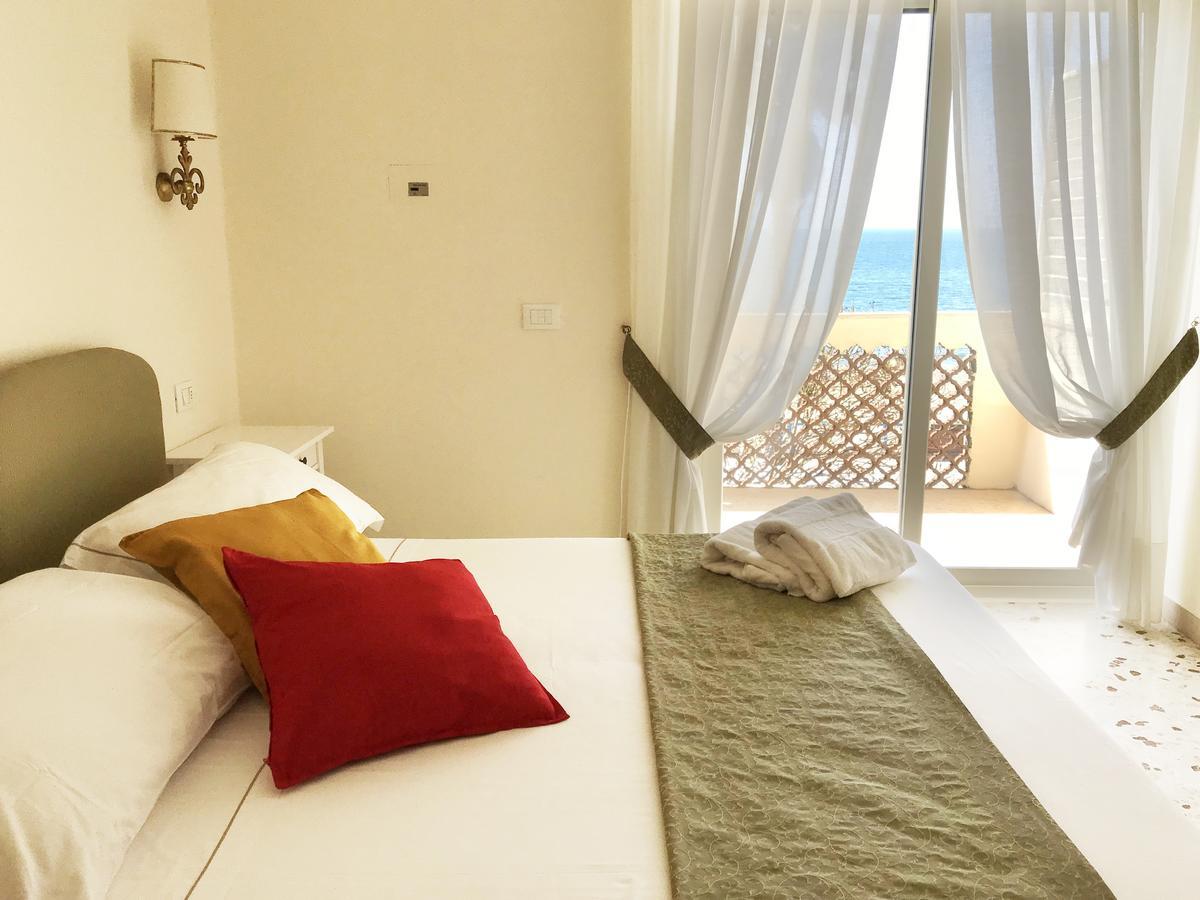 Villa Del Sole แตร์ราชินา ภายนอก รูปภาพ