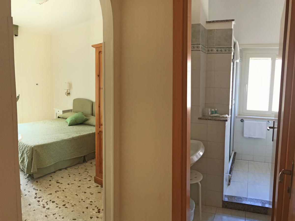 Villa Del Sole แตร์ราชินา ภายนอก รูปภาพ