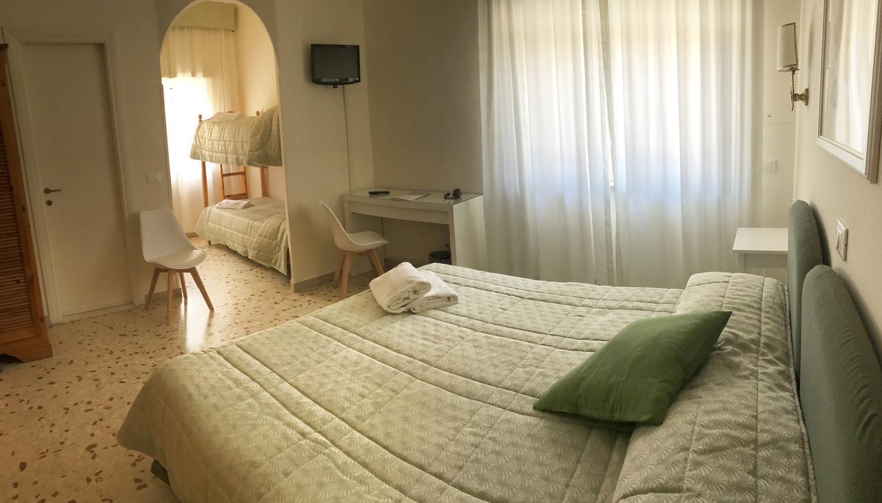 Villa Del Sole แตร์ราชินา ภายนอก รูปภาพ