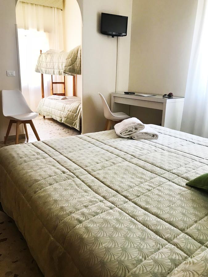 Villa Del Sole แตร์ราชินา ภายนอก รูปภาพ