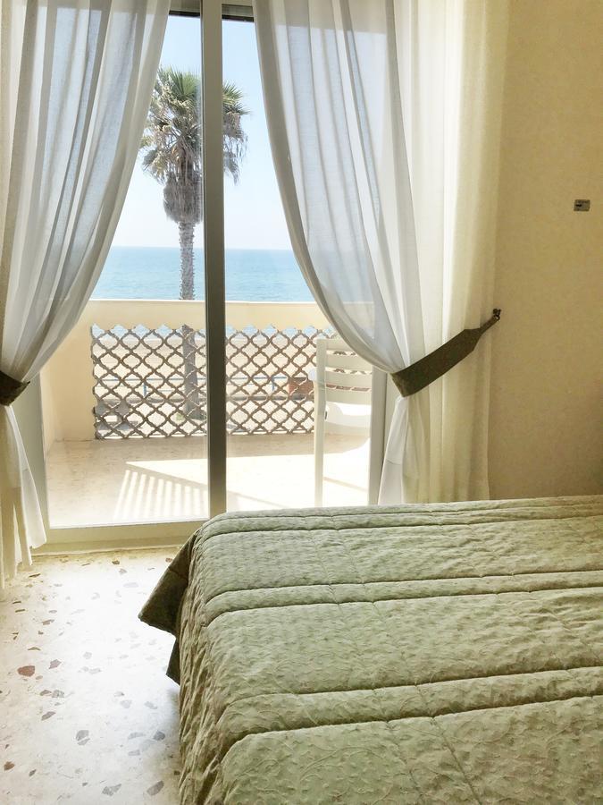 Villa Del Sole แตร์ราชินา ภายนอก รูปภาพ