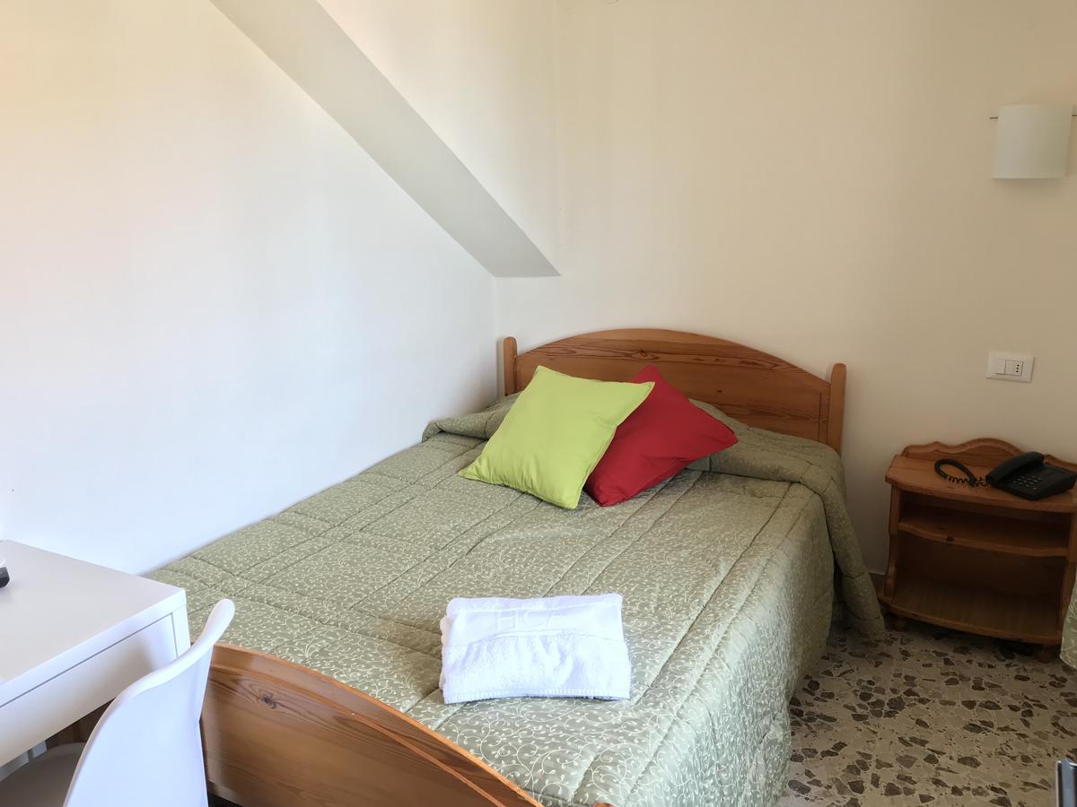 Villa Del Sole แตร์ราชินา ภายนอก รูปภาพ