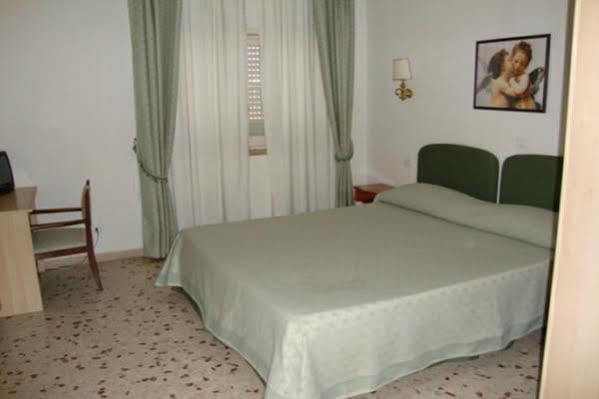 Villa Del Sole แตร์ราชินา ภายนอก รูปภาพ